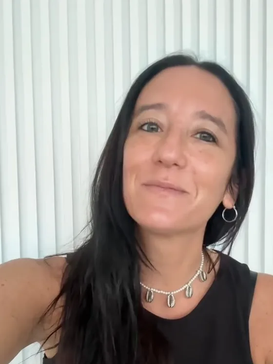 Meli, founder of Insumos Bijou, Rosario jewelry-making supplies wholesaler selling with VentasxMayor